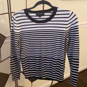 Banana Republic women’s striped sweater black&whit